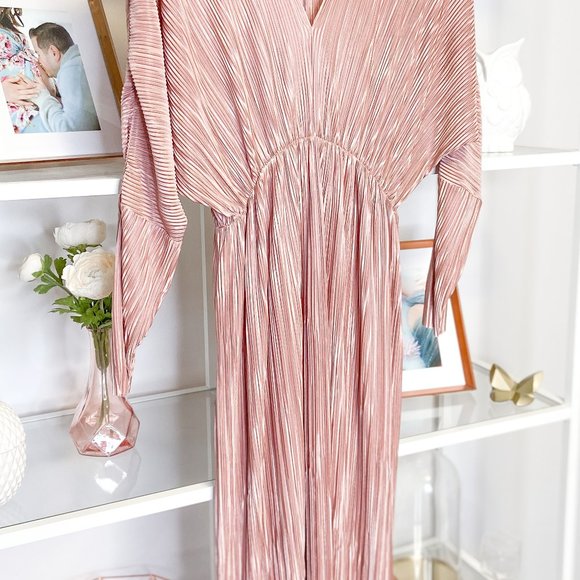 ASOS MATERNITY Batwing V-Neck Plisse Midi Dress - Picture 3 of 6